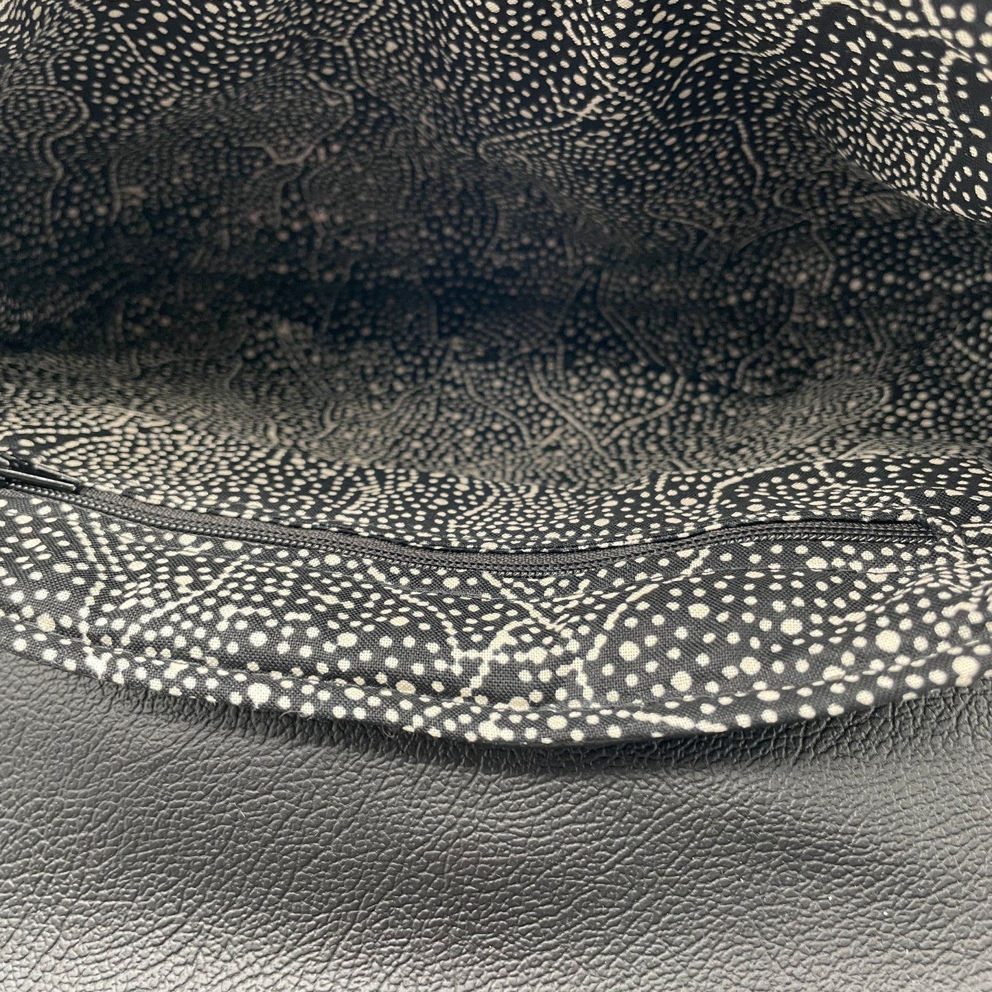 Sac bandoulière Zamara simili fleuri noir et blanc