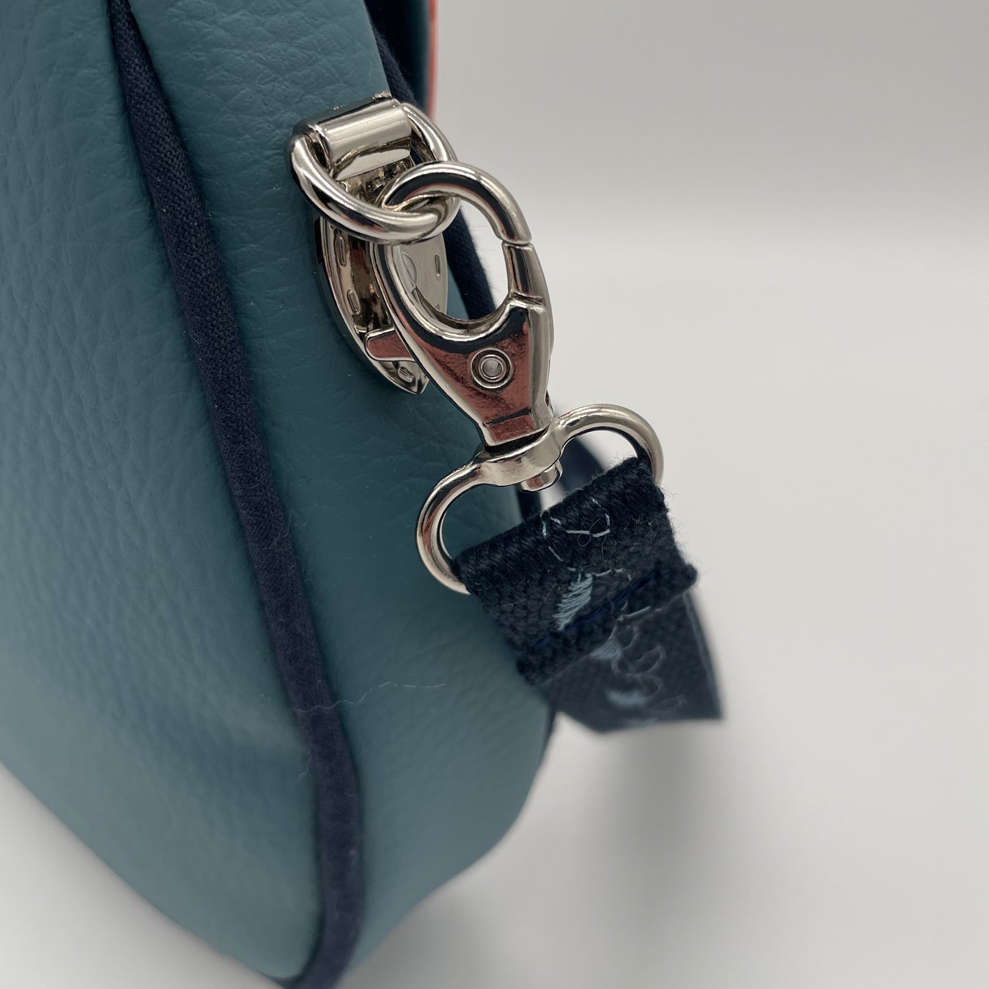 Sac bandoulière Zamara simili fleuri